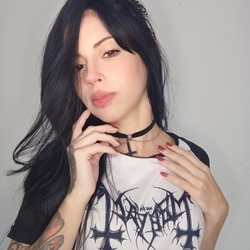 Omegle Web – Você já sentiu saudade daquele frio na barriga ao clicar em “Next” e conhecer alguém novo? O Omegle deixou um vazio enorme quando fechou as portas em 2023. Mas agora, o Omegle Web chegou para reacender essa chama!