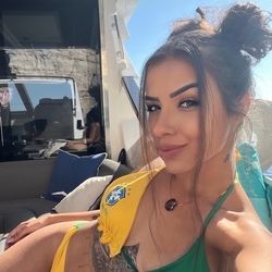 Chat Brasil – O Chat Brasil.com é uma alternativa ao Omegle Brasil e outros sites de bate-papo com webcam.