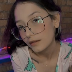 ome.tv – Mas o Ome.tv (Omegle TV) chegou para salvar o dia. É uma alternativa poderosa ao Omegle Brasil, com vídeo ao vivo e vibe espontânea.