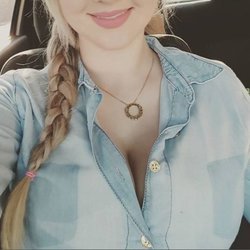 Conheça o Camera Prive – Preparado para conhecer o Camera Prive? O site que vai deixar suas noites ainda mais quentes? Aqui é onde o entretenimento adulto ganha vida, com modelos deslumbrantes prontas para te levar ao delírio na frente da webcam.